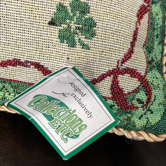 Decorative pillow - Picture 3 of 3